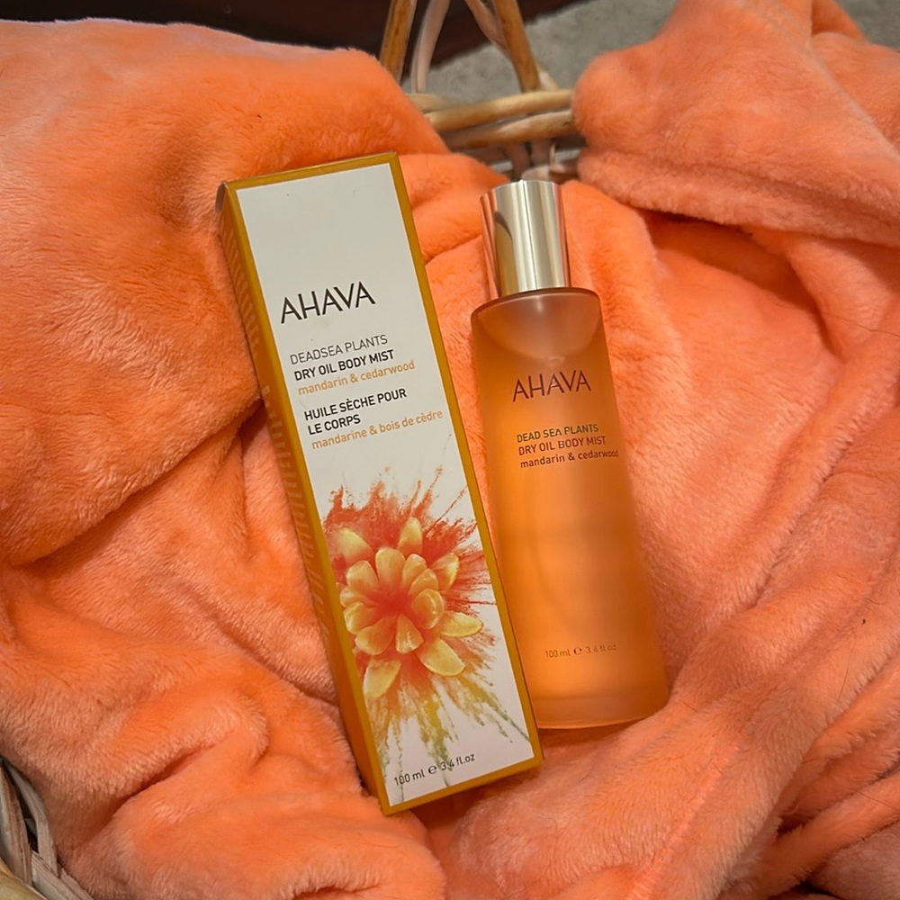 Ahava Dead Sea spray Dry Oil Mist New in box 100ML mandarin and cedarwood
